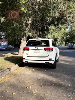 جیپ گراند شیرۆکی
